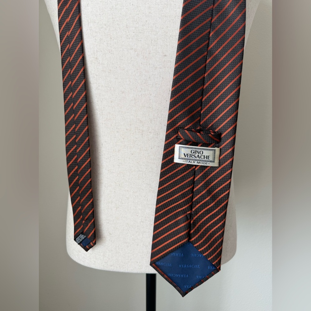 Gucci, Salvatore Ferragamo, Gino Versache, Burberry Men Tie’s Set - Picture 7 of 12